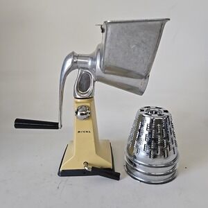 Rival Grind o Mat Vintage Meat Grinder Hand Crank Processor W/ 3 Attachments